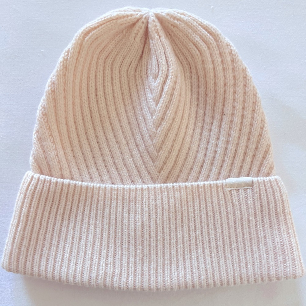 NWOT Athleta Cream Beanie